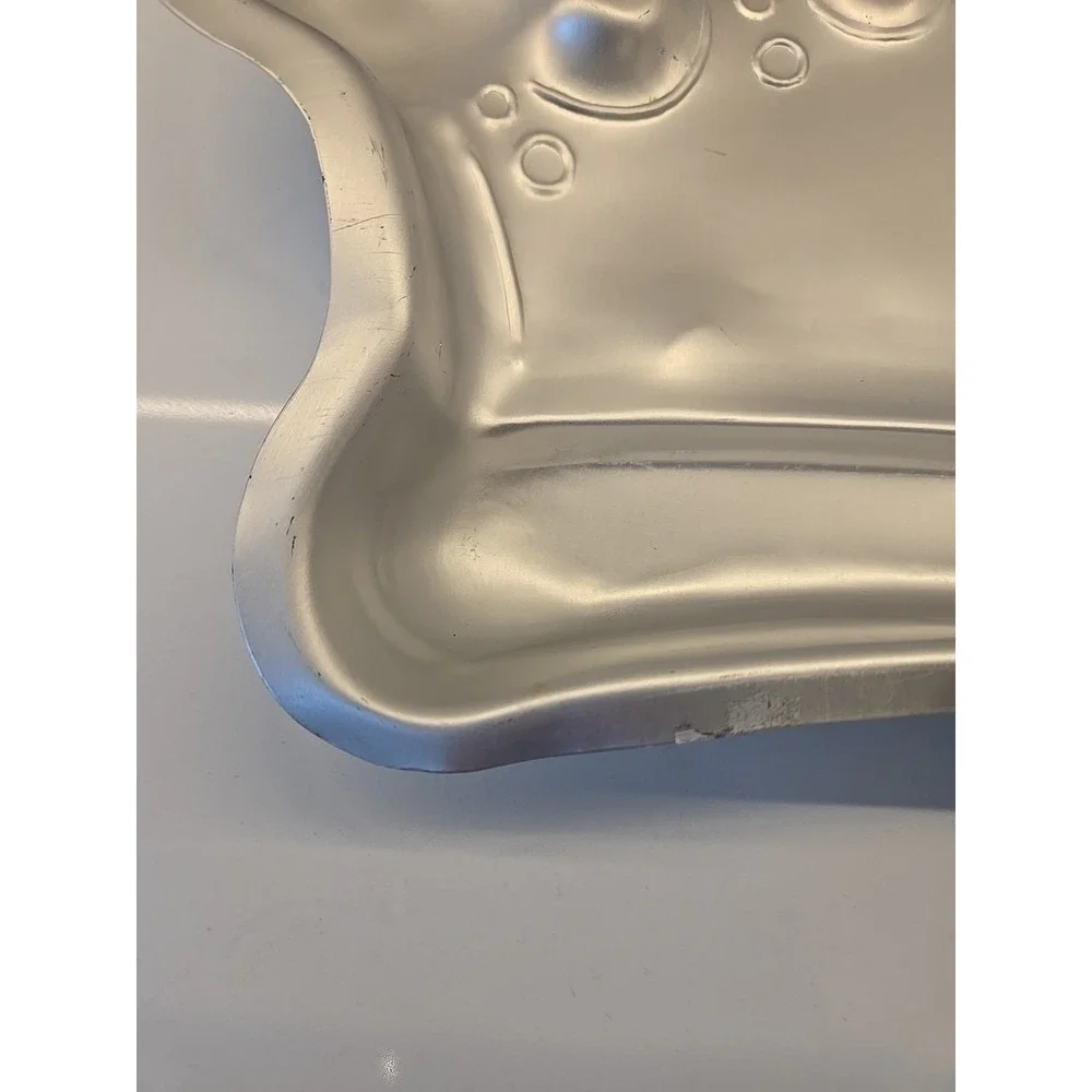 Princess Crown Aluminum Cake Pan from Wilton‎ #2105-1015